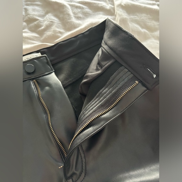 ⭐️NWOT⭐️ ABERCROMBIE & FITCH Vegan Leather pants (Black) - Picture 8 of 11
